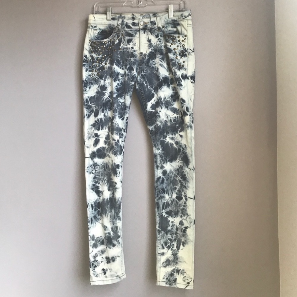 BDG Mid Rise Twig Acid Wash Ankle Cut Jeans